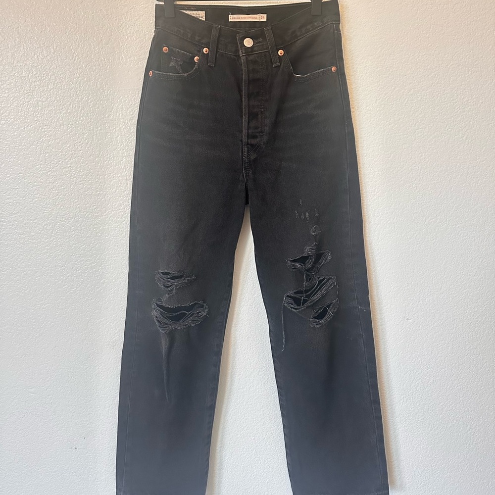 Rib cage straight ankle Levi’s jeans size 24